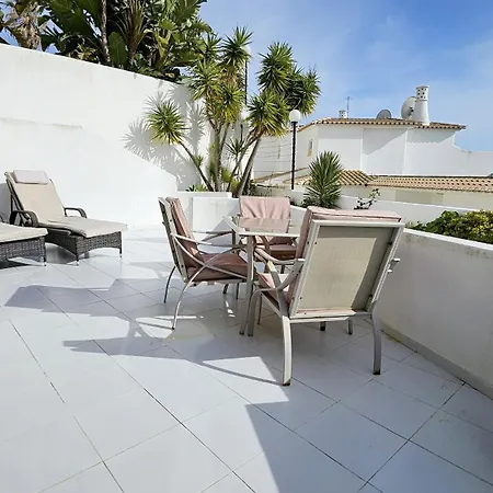 Albufeira, Blue Wave Retreat 65 Apartment *
