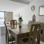 Albufeira, Blue Wave Retreat 65 * البوفيرا